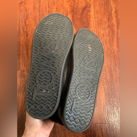 Tom’s 10 - pull on slippers - Picture 3 of 3